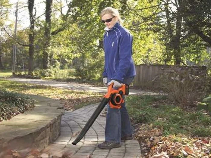 36V Li-Ion Løvsuger 2.0Ah fra Black+Decker (GWC3600L20-QW)