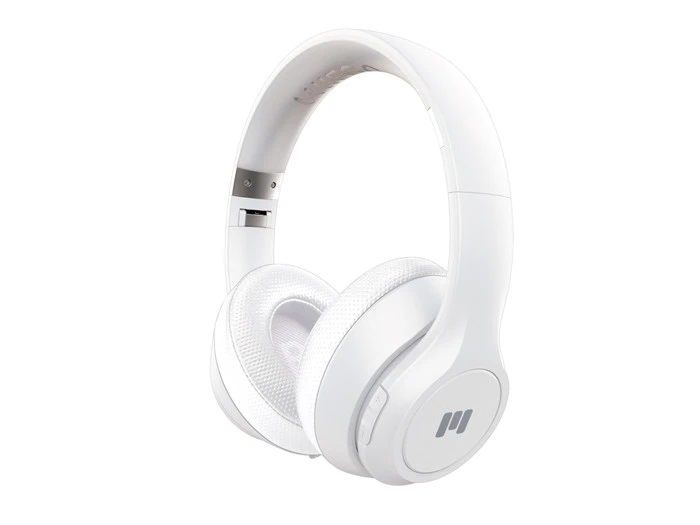 Hvide trådløse over-ear-hovedtelefoner med polstrede ørepuder og et slankt, moderne design. Hovedtelefonerne har et enkelt logo på ørekoppen.