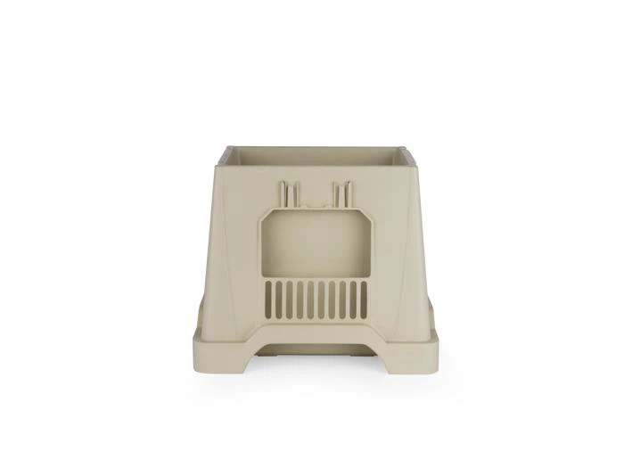 Beige plastbeholder med rektangulær åben front og udluftet underside, placeret på en almindelig hvid baggrund.