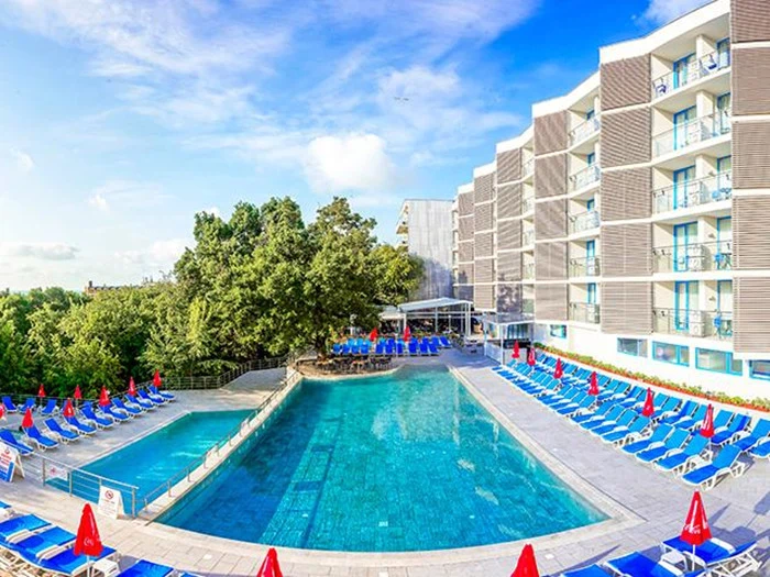 ALL INCLUSIVE-HOTEL I KORT AFSTAND TIL STRANDEN – AFREJSE 11/8 (BILLUND)