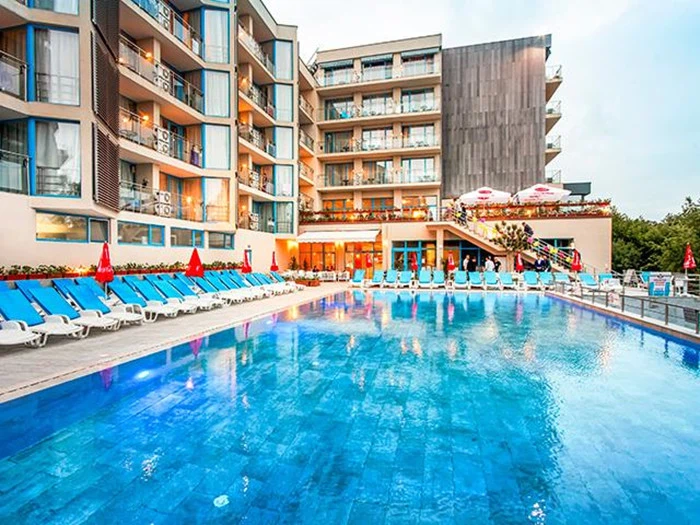 ALL INCLUSIVE-HOTEL I KORT AFSTAND TIL STRANDEN – AFREJSE 11/8 (BILLUND)