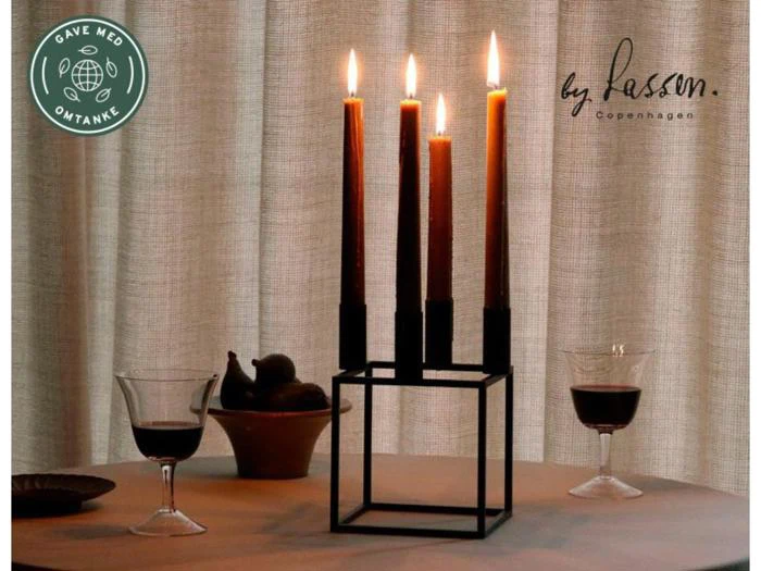 By Lassen Kubus 4 lysestage i sort