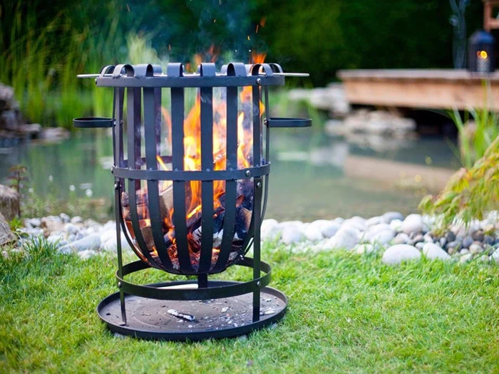 Bålkurv m. grill i sort stål