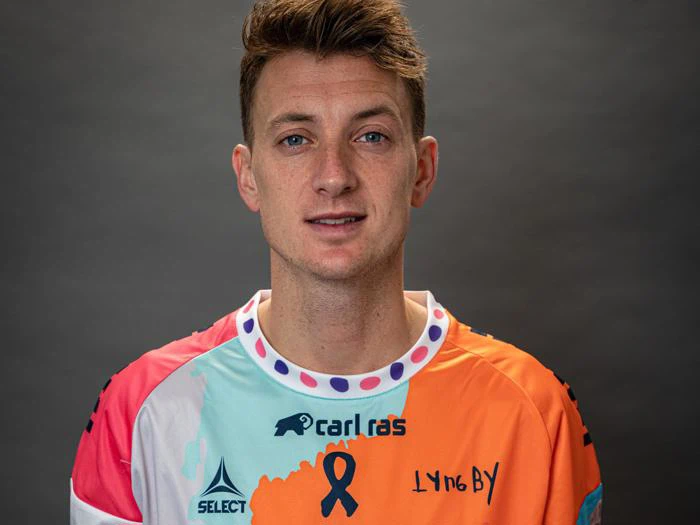 ALDRIG GIV OP - HEBO - FODBOLDTRØJEFREDAG - BØRNECANCERFONDEN - LYNGBY BOLDKLUB