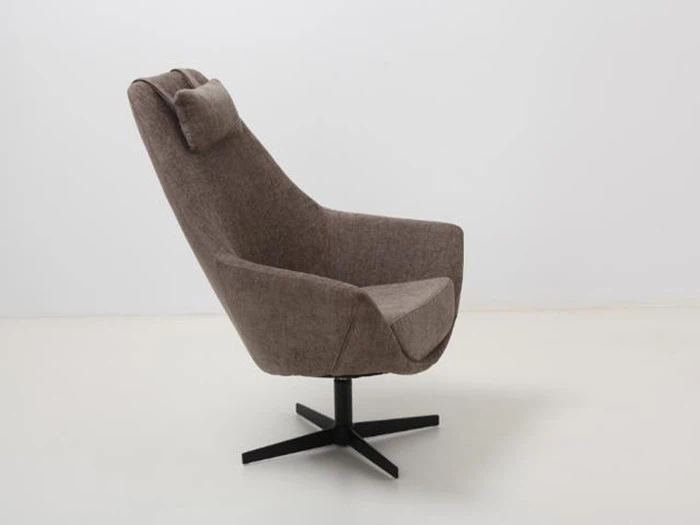 Couz 501 lænestol med fodskammel og nakkestøtte - brun