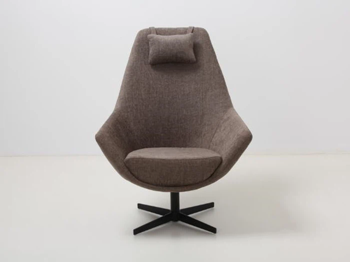 Couz 501 lænestol med fodskammel og nakkestøtte - brun