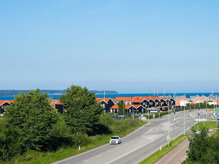 Ophold på Hotel Juelsminde Strand - 3-retters menu & vin med i pakken