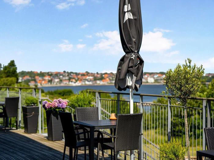 Ophold for 2 på Hotel Limfjorden - Ro, udsigt og vestjysk gæstfrihed ved vandet