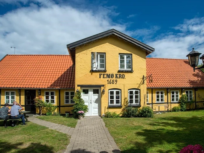 Miniferie for 2 på idylliske Femø Kro i Smålandshavet