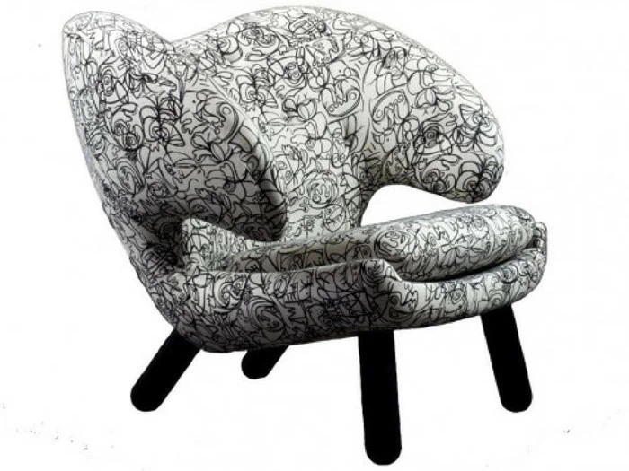 Finn Juhl Pelikanstol med knapper fra Thorsen Møbler