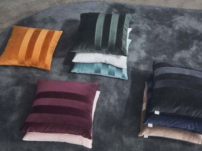 SANATI pude i Light grey fra AYTM