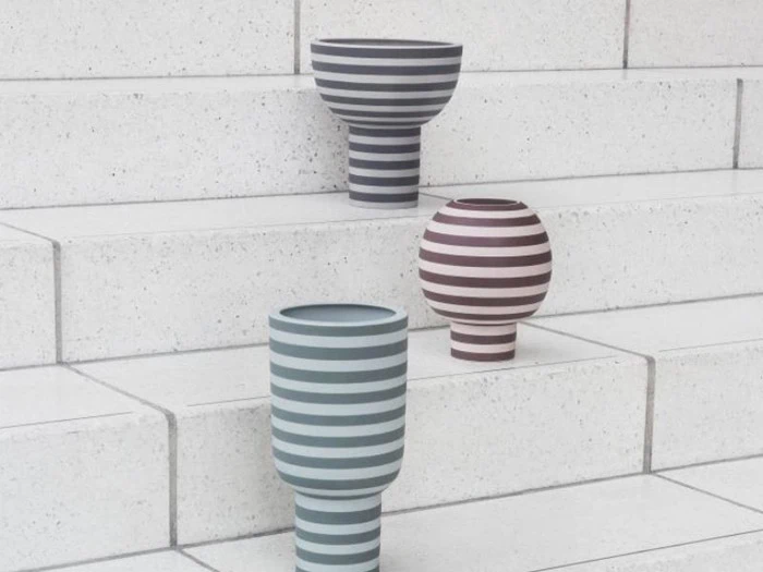 AYTM, VARIA skulpturel vase, Ø23xH24 cm