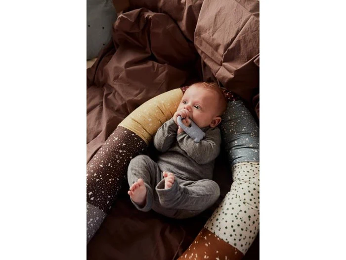 Hebi Slange sengerand fra OYOY - Ø17 x W160 cm