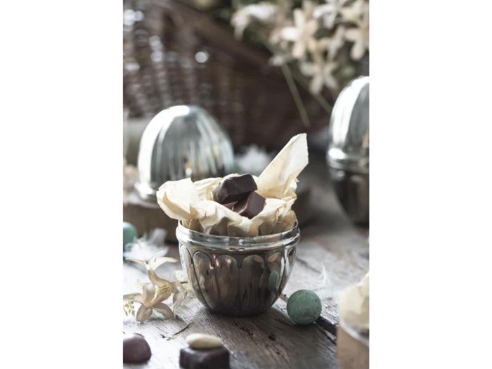 Ib Laursen, Påskeæg Carolina, aluminium, H: 13 Ø: 9 cm