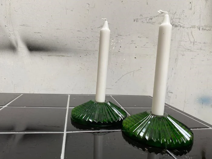 3 stk. Lysestage m. riller i æblegrøn fra Nordal - ø13 cm 