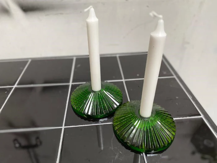 3 stk. Lysestage m. riller i æblegrøn fra Nordal - ø13 cm 