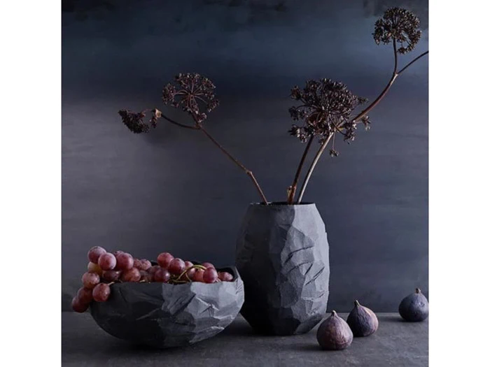 Kuri vase i grå keramik fra Muubs - Ø16xH21