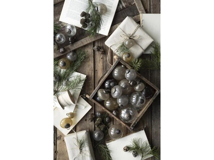 Ib Laursen, Julekugle, pebbled glas, løgformet fog, H6 x Ø6,3 cm