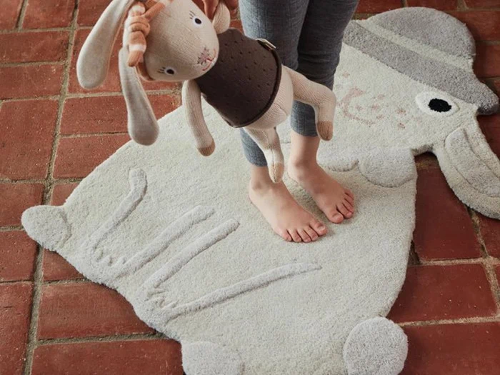 OYOY, Hopsi Rabbit gulvtæppe, råhvid, W76 x H100 cm