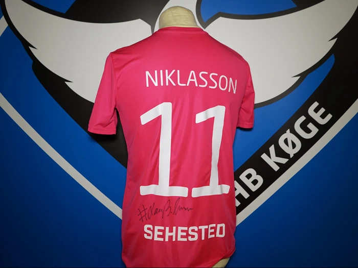 Match worn Kræftens Bekæmpelse-trøje, #11 Lærke Niklasson