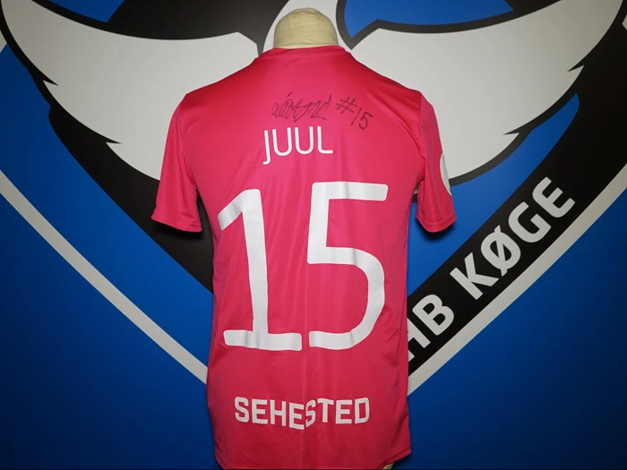 Match worn Kræftens Bekæmpelse-trøje, #15 Laura Juul