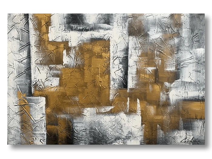 Abstrakt maleri med strukturerede penselstrøg i guld-, hvid- og gråtoner med overlappende geometriske former og en ru, lagdelt overflade.