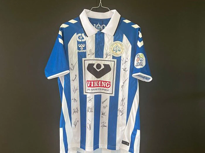 Esbjerg FB 2024/2025 trøje med autografer