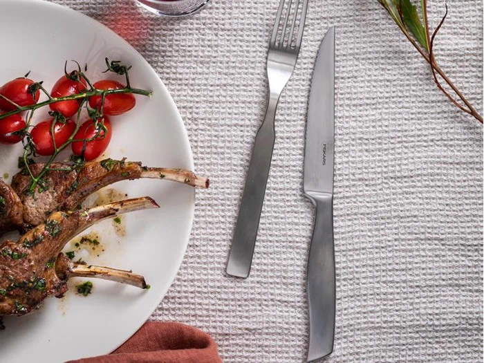 Fiskars steakbestik til 6 personer