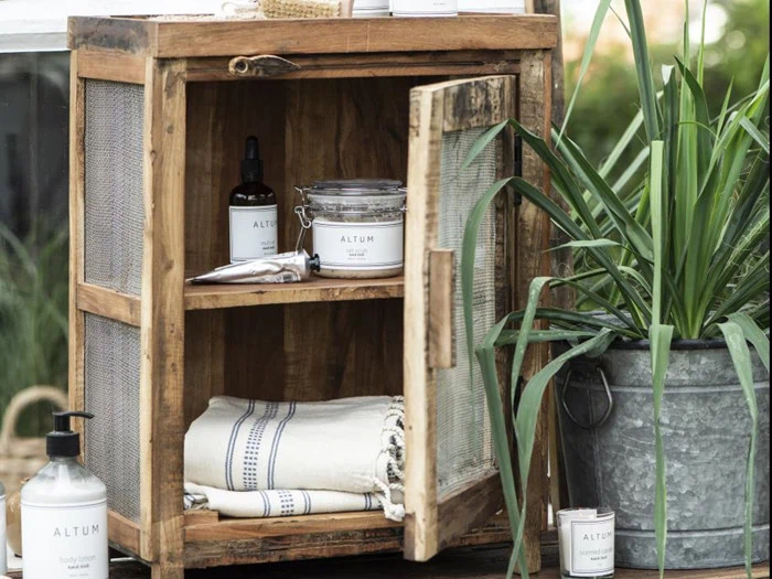 Ib Laursen, Unika, Flueskab, genbrugstræ, metal, B: 40 H: 54 D: 26