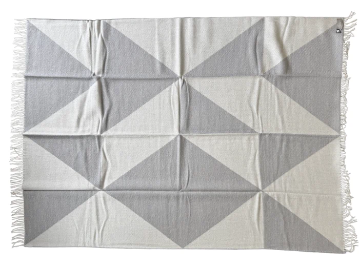 Silkeborg Uldspinderi, FOCUS STYLE 1095, Plaid, Grå, 100% Scandinavian wool, B:130 X L:190cm