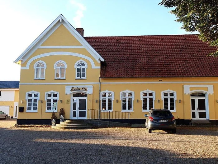 Kroophold på Hotel Frøslev Kro - 4-retters menu - Vin - 2 km til grænsehandel 