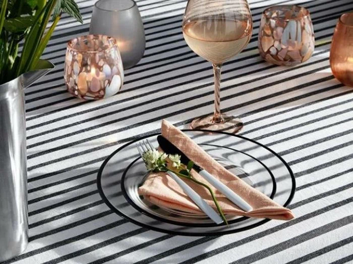 12 stk. Middagstallerkener i glas m. sort kant fra Nordal 