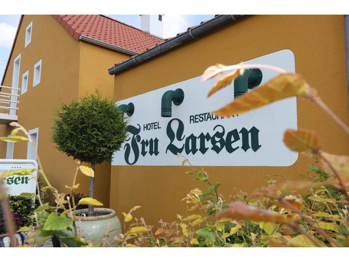 6-retters Gourmet ophold på Fru Larsen Hotel & Restaurant 