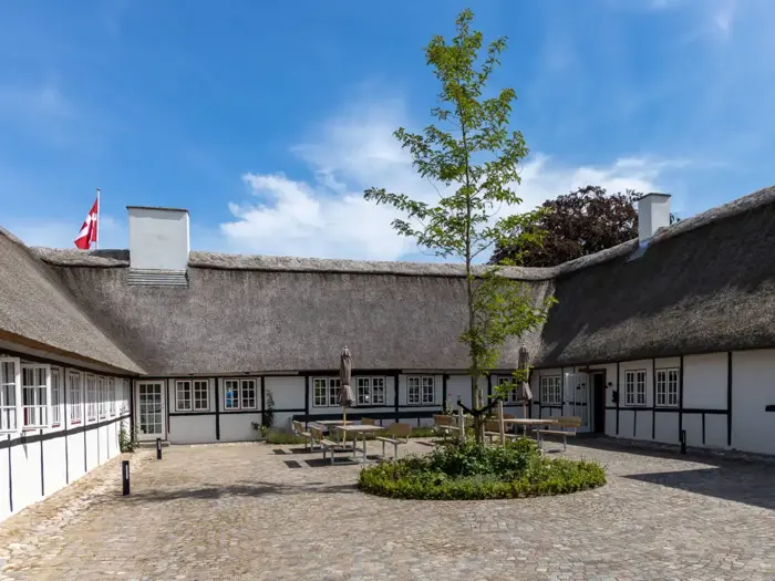 Ophold for 2 på Hotel Nørrevang - Idyl i feriebyen Marielyst