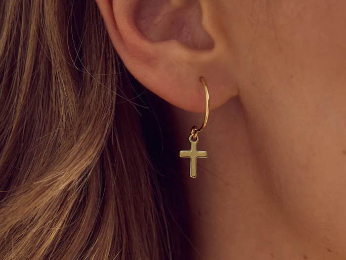 GRUNDLED, Gia, Øreringe, Kors, Forgyldt, 18 karat forgyldt messing