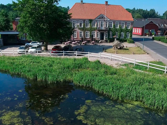 Overnatning for 2 på Gram Slotskro