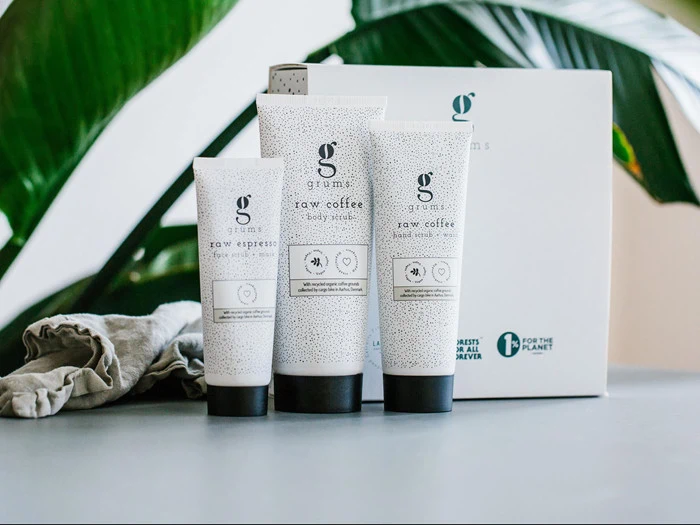 The Scrub Box fra grums (face scrub/mask + body scrub + hand scrub)