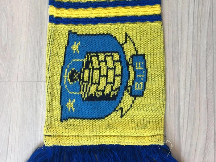 DM 97/08 - Hat-trick champions halstørklæde