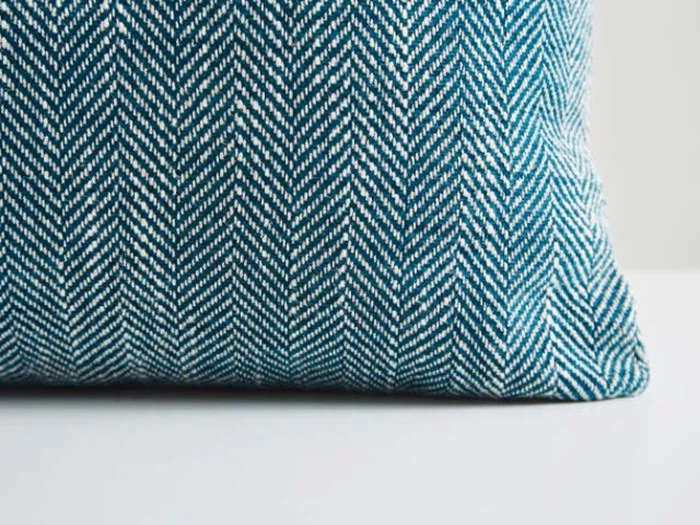 WOUD, Herringbone, pude, blå, L: 62 cm