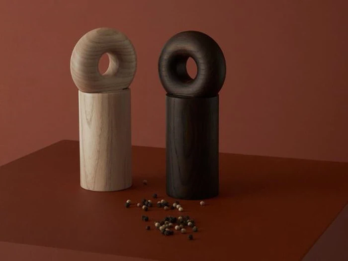OYOY, hoop, salt, peber, kværn, ask, natur, Ø7,5 x H16,5 cm 