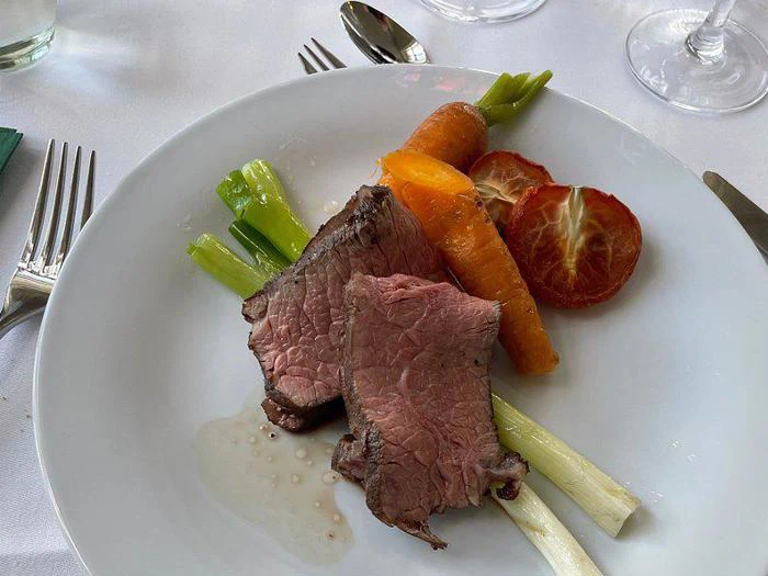 Gastronomiophold for 2 på Kongenshus Kro - 3-retters gastronomi og vinmenu inkluderet