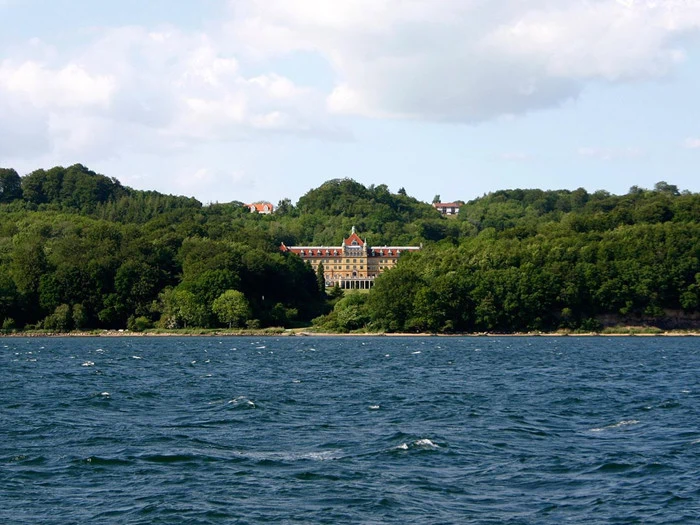 Kæreste ophold i dobbeltværelse m. udsigt (fre-lørdage) hos Hotel Vejlefjord