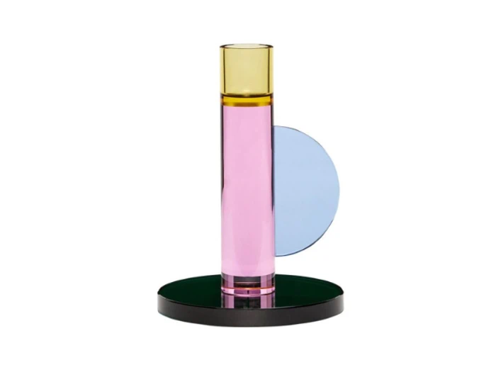 En moderne, farverig vase med gul top, pink midte og rund, blå accent på en sort, cirkulær base, vist på en hvid baggrund.