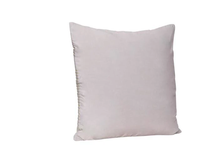 En almindelig, firkantet, lys pude med en glat overflade, vist mod en hvid baggrund.