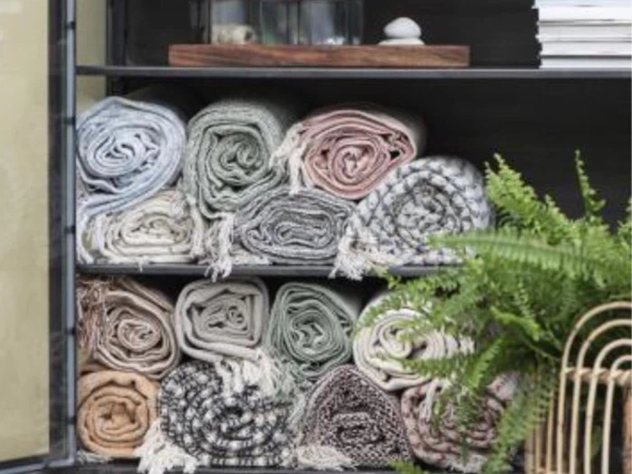 Ib Laursen, burned rosa plaid, 130x170