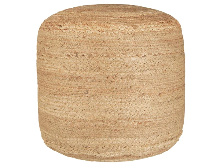 En rund, vævet puf i naturfiber med en lys solbrun farve, vist mod en almindelig hvid baggrund.