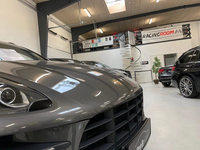 RacingRoom oplevelse for 6 personer