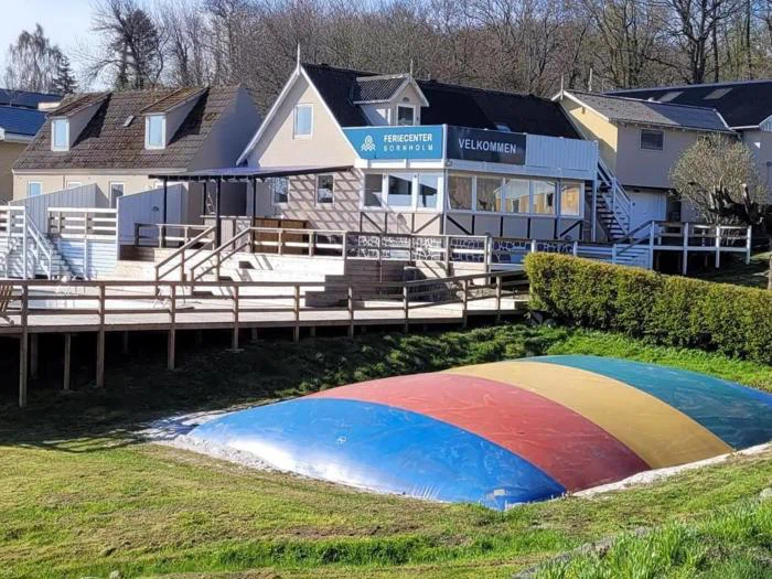 Bornholm: 4 nætter på Feriecenter Bornholm for 4 personer - Havkik fra stue og udsigtsterrasse