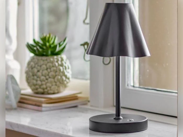Bloomingville, Lianna, Bordlampe, Sort, Jern, L15xH28xW13,5 cm