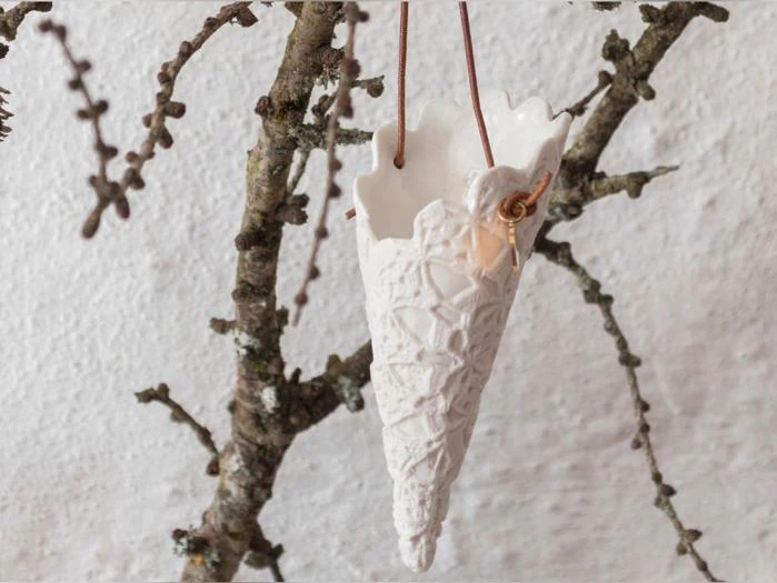 Mette Ditmer Denmark, LACE, Kræmmerhus, Off-white, Porcelæn, B:6 x H:13 cm